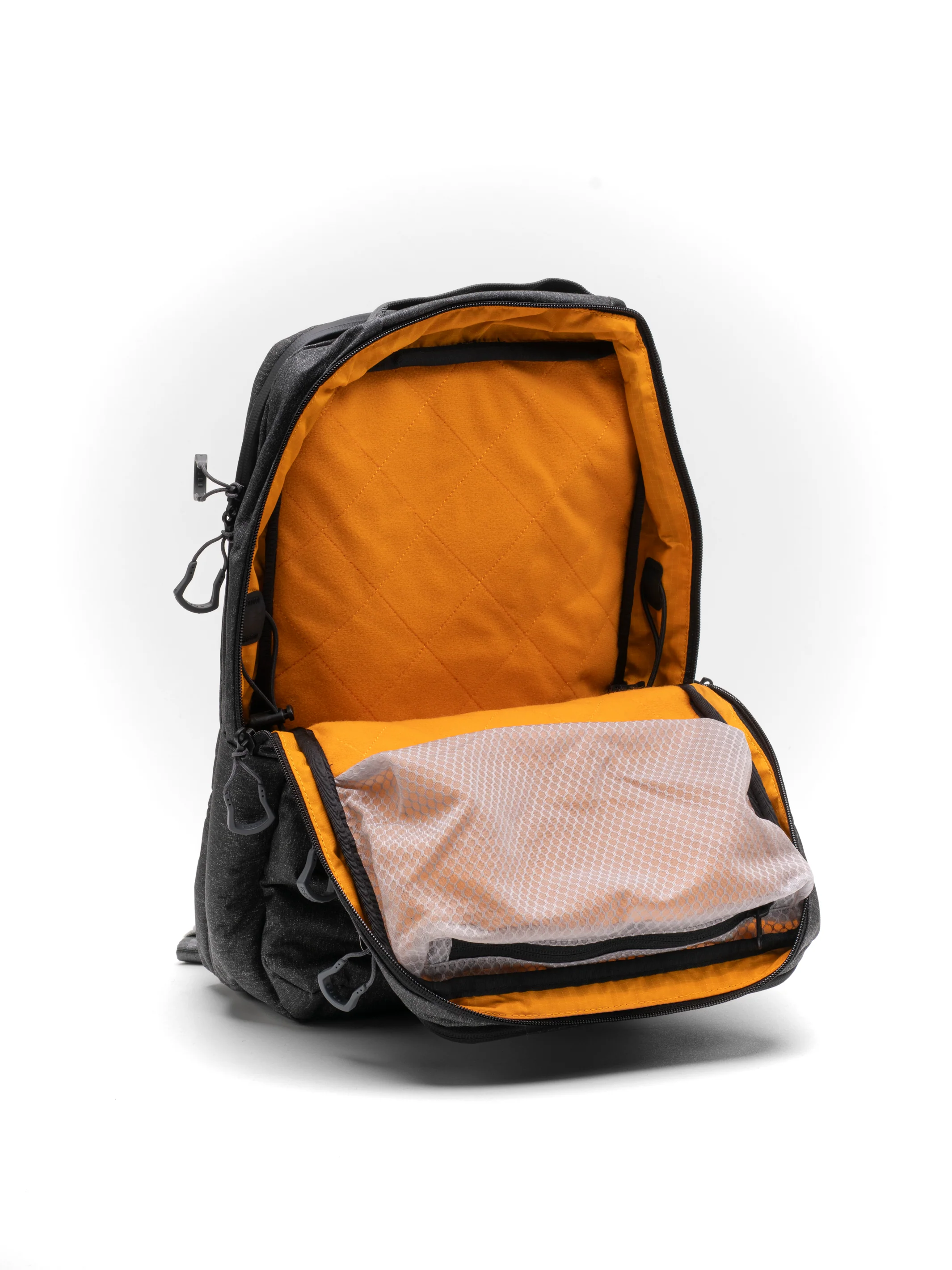 Spyderco X Vanquest® Addax-18™ Backpack - Image 4