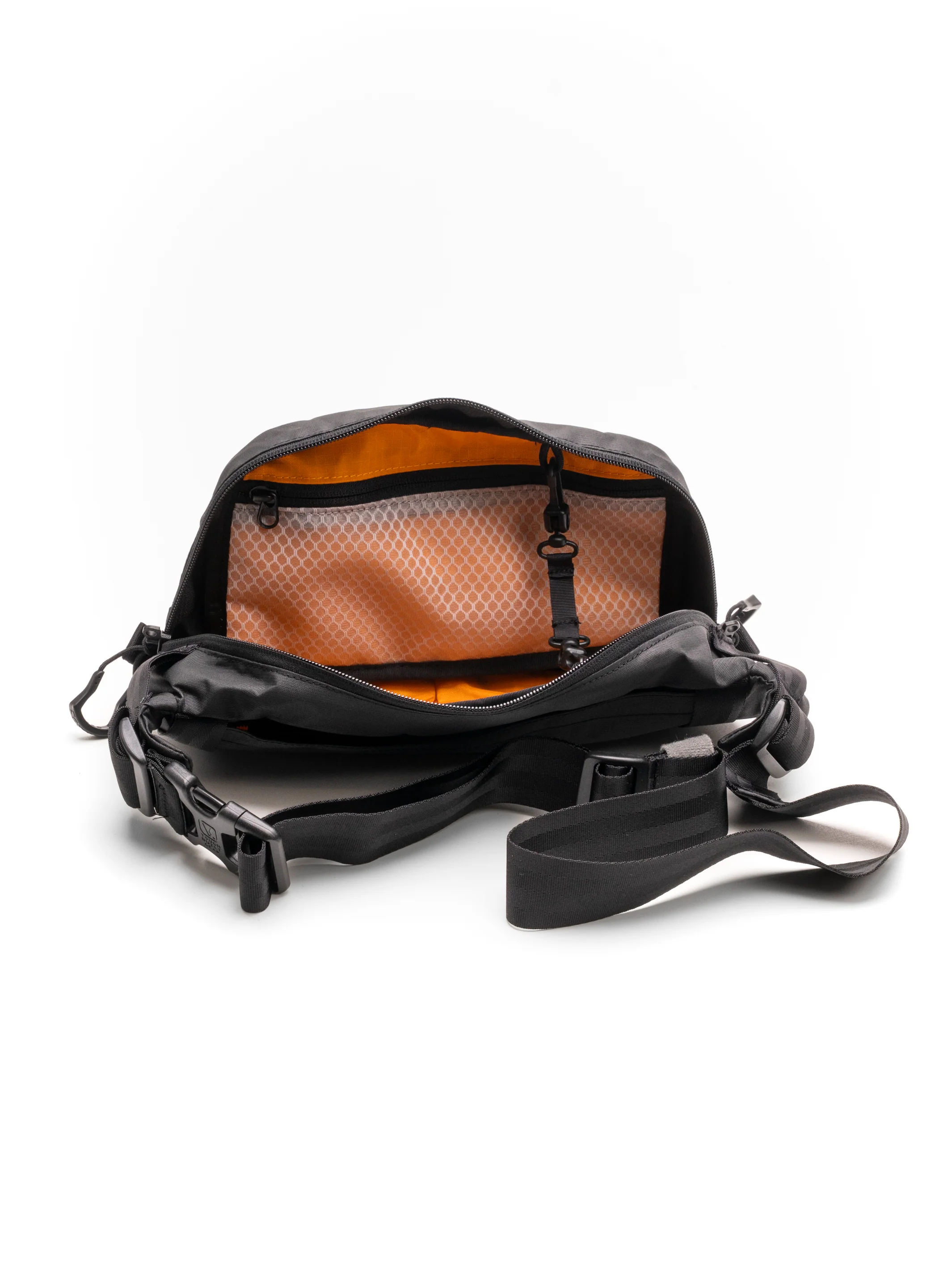 Spyderco X Vanquest® Dendrite™ Large Sling Bag - Image 4