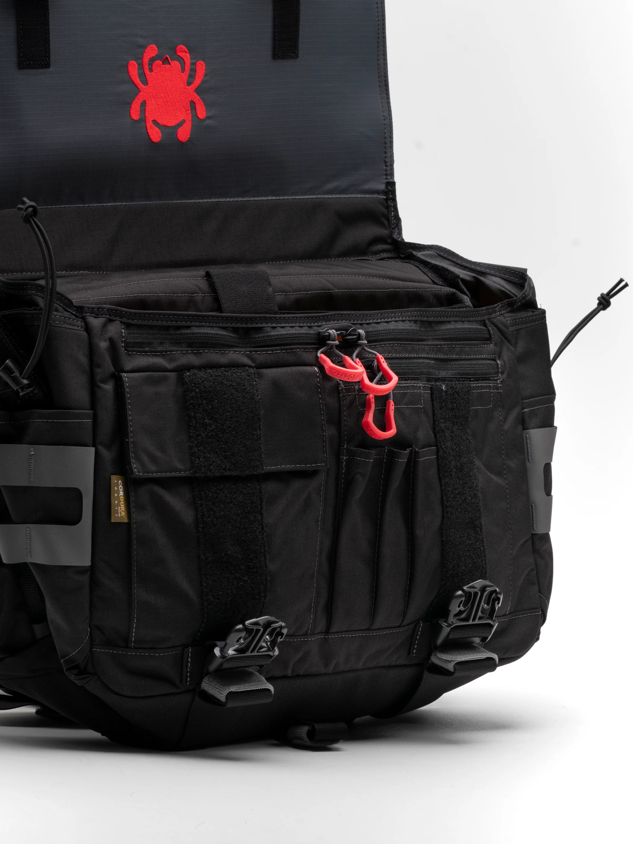 Spyderco X Vanquest® Envoy-17™ Messenger Bag - Image 3